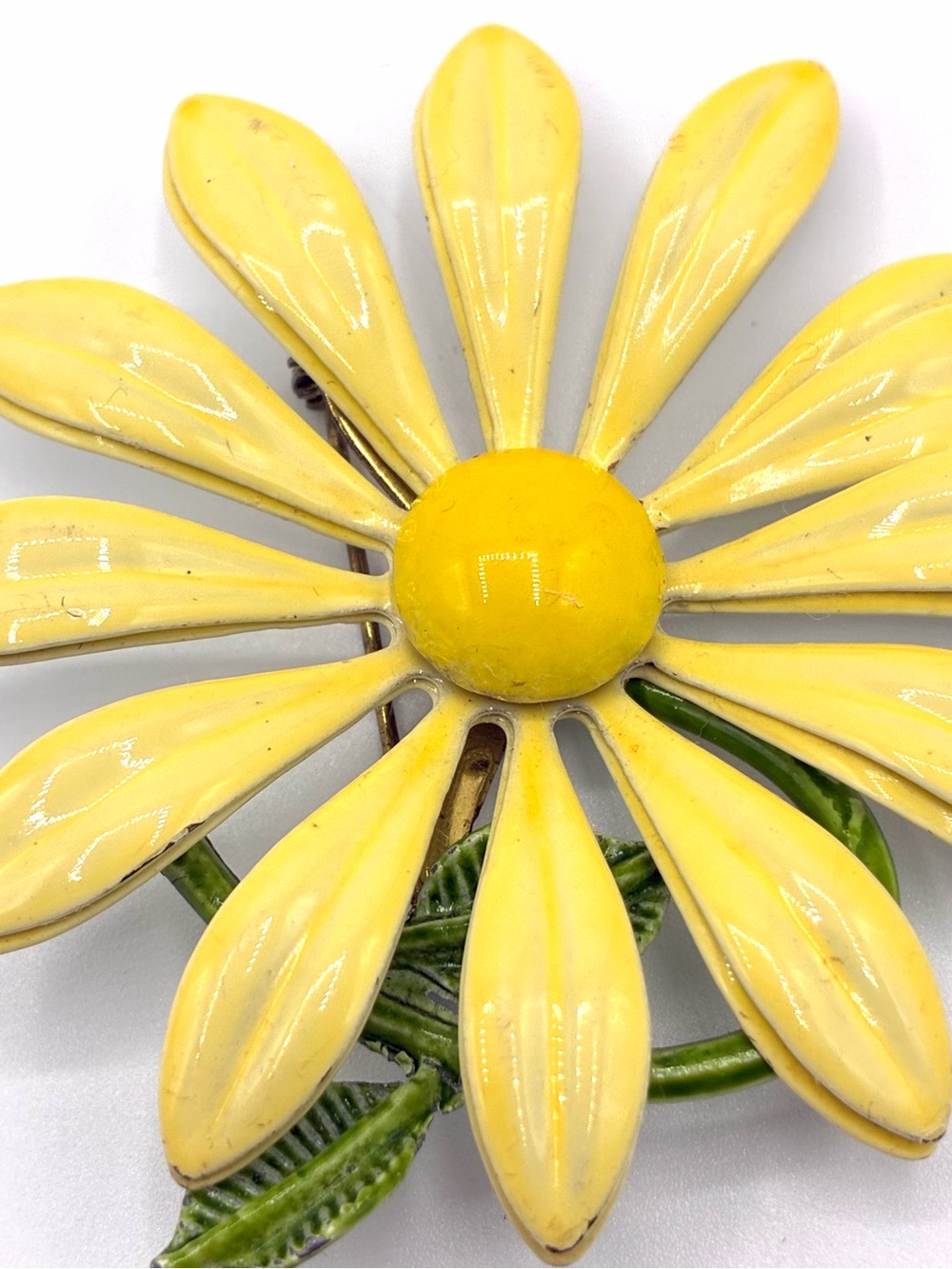 Vintage Yellow Daisy Flower Brooch Enamel Mid Century Floral Pin - Picture 2 of 11